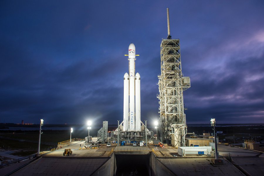 Falcon Heavy'in 27 Motorunu SpaceX Ateşleyecek