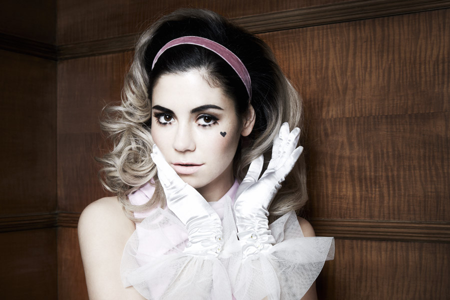 Marina and The Diamonds'tan 10 Vurucu Şarkı Sözü