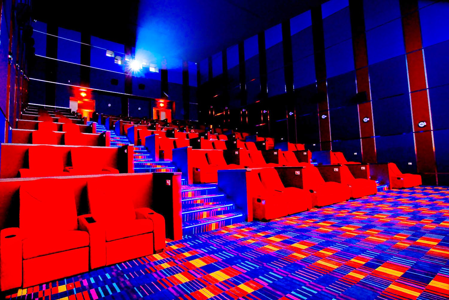Хай синема. Кинотеатр. Зал кинотеатра. Современный кинотеатр. Красивые кинозалы.