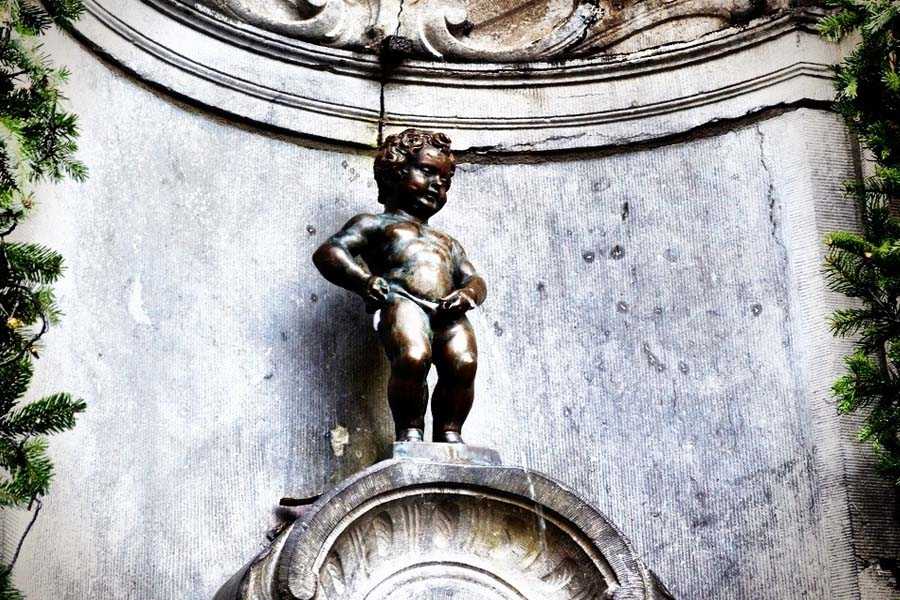 Brüksel’in Sembolü Gizemli Manneken Pis