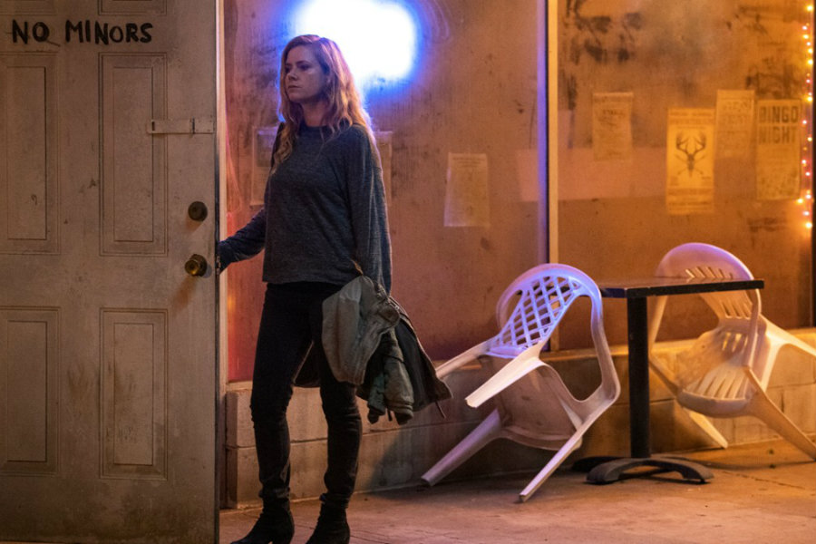 HBO'nun Yeni Mini Dizisi Sharp Objects'in Posteri Yayınlandı