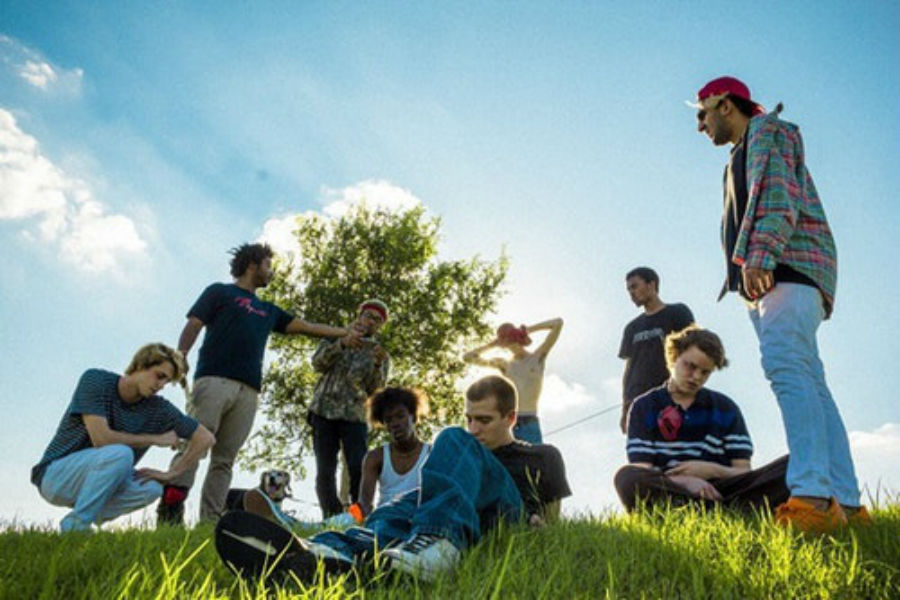 Brockhampton Yeni Şarkısı "1998 Truman"i Piyasaya Sürdü!