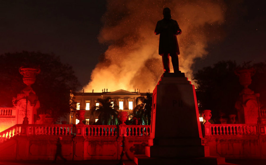 Rio de Janeiro'da bulunan 200 Yıllık Ulusal Müzede Yangın Çıktı