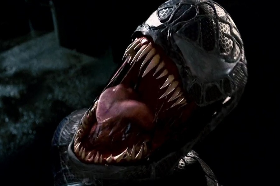 Tom Hardy'nin Venom'undan Harika Posterler Geldi!