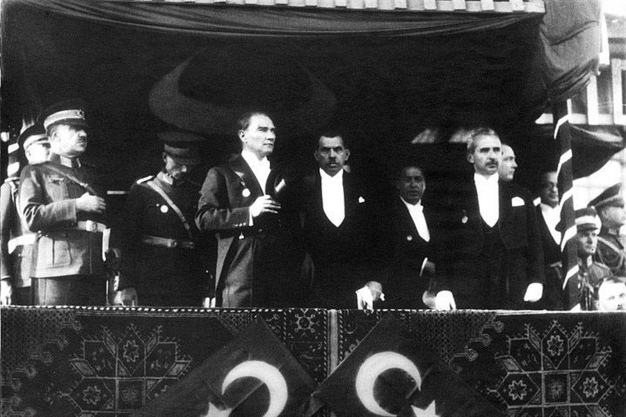 Atatürk'ün Cumhuriyeti İlan Ederken Yaptığı Tarihi Konuşma