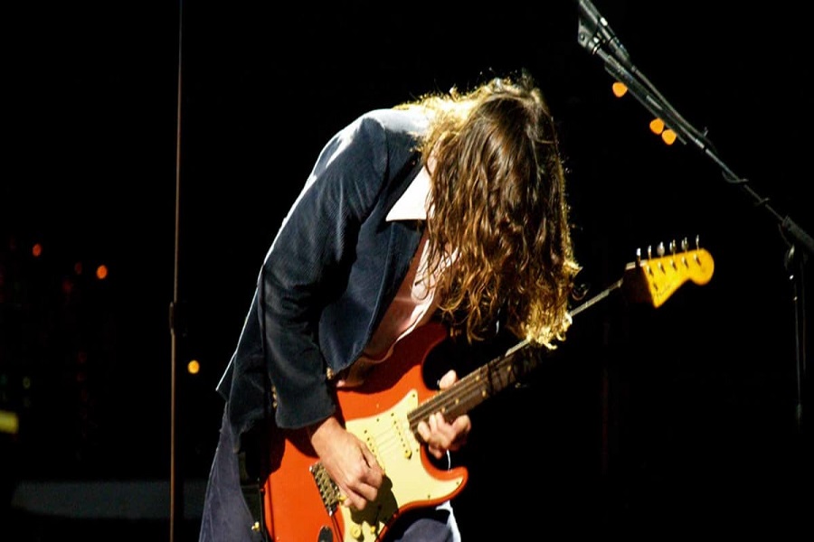 John Frusciante'nin Ne Kadar Müthiş Bir Gitarist Olduğunun Kanıtı Olan 10 Canlı Performans