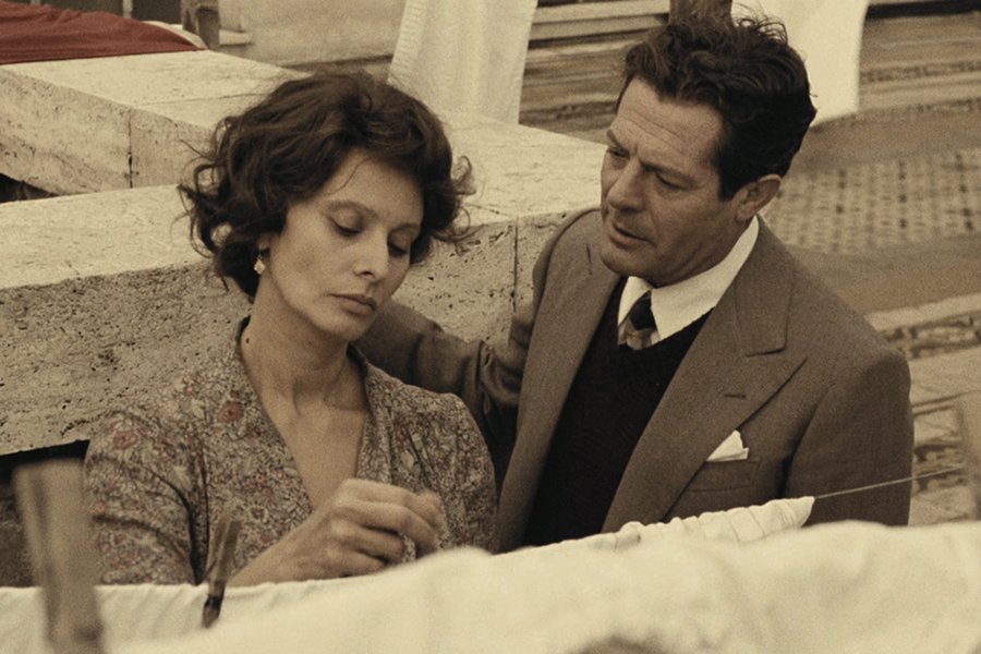 İdeolojiler Bizi Ayırmamalı: Özel Bir Gün (1977)
