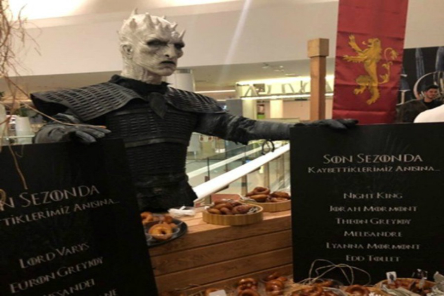 Game of Thrones'ta ölenler için İstanbul’da "lokma" dağıtıldı...
