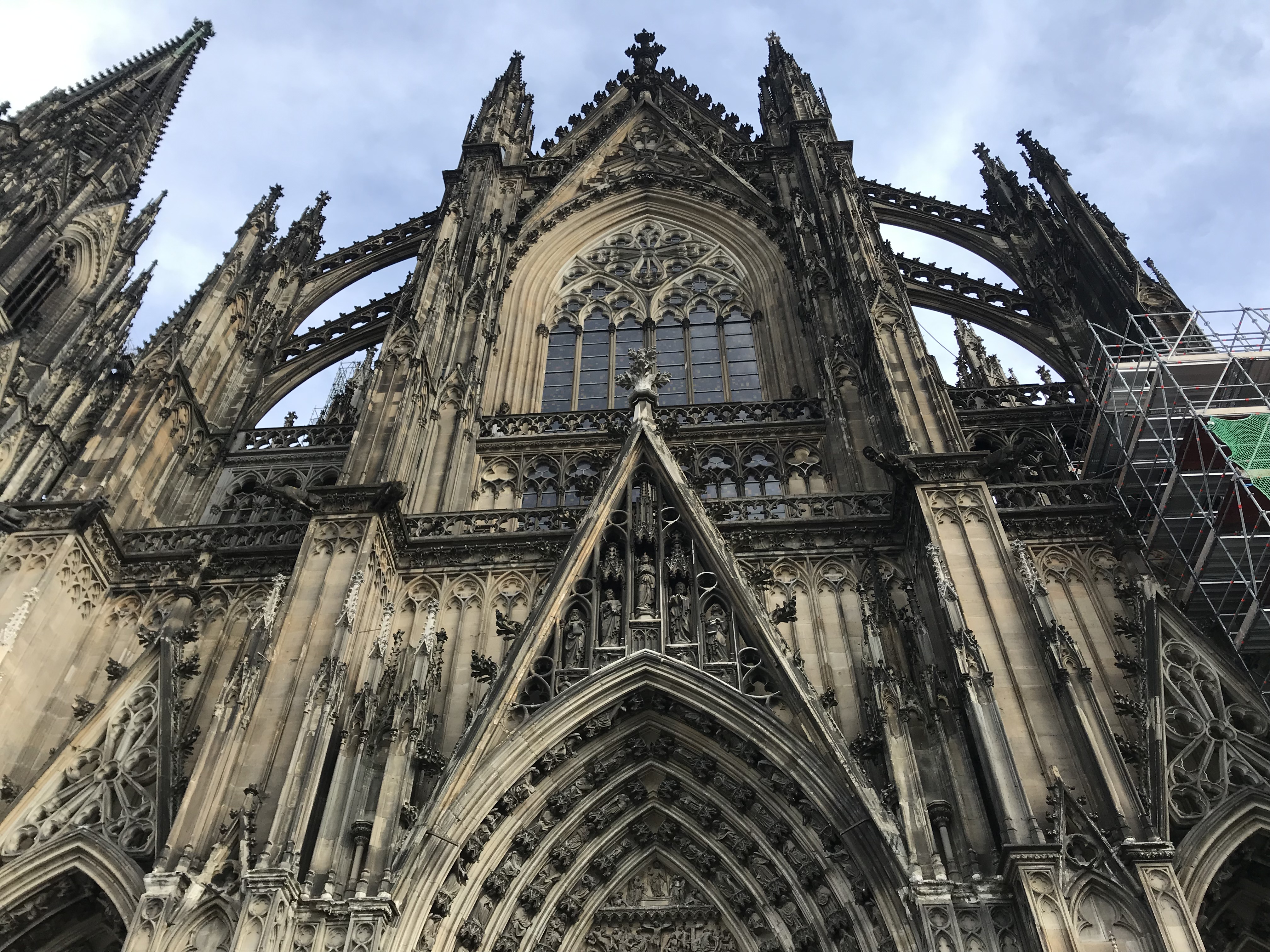 Bitirilemeyen Katedrali ile Ünlü Şehir “Köln”