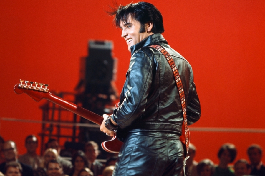 Elvis Presley'nin "Kral" Lakabına Yaraşır Canlı Performansları