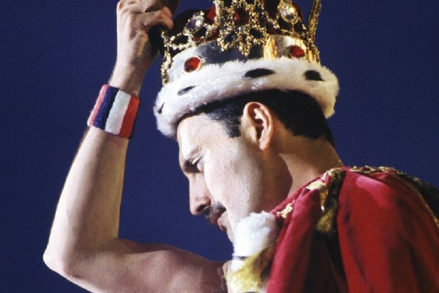 Freddie Mercury'nin Unutulmaz 10 Sahne Kostümü!