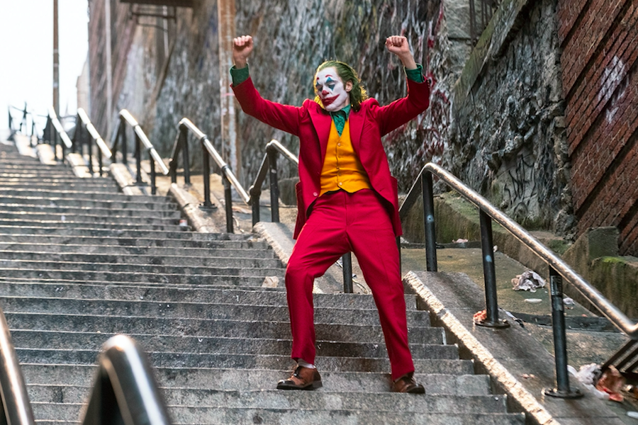 Joker'in Unutulmaz Merdiven Sahnesinin Kamera Arkası Görüntüsü Paylaşıldı!