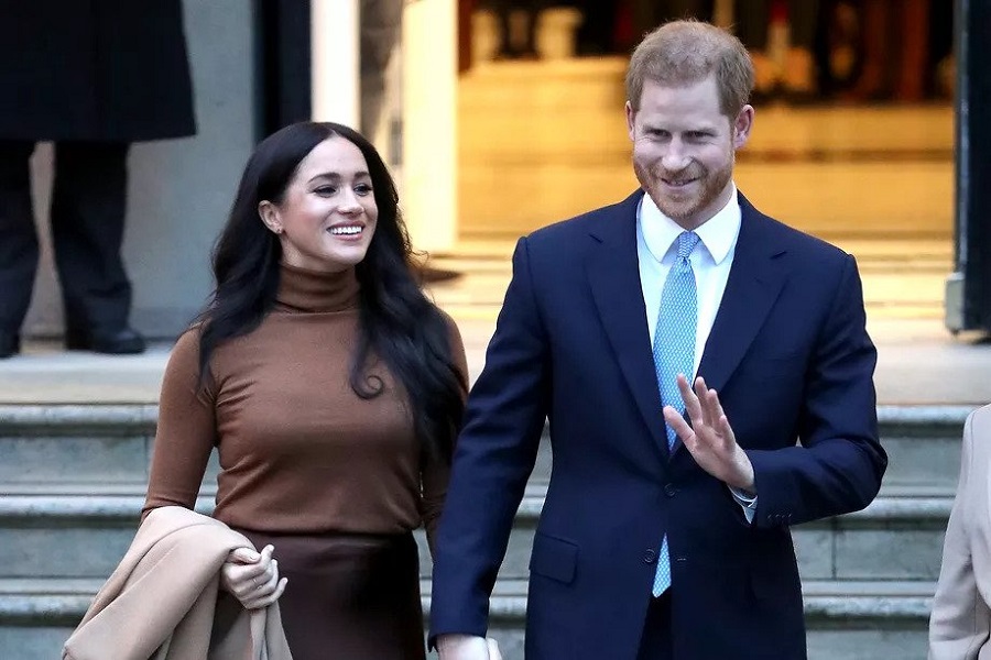İngiltere Prensi Harry ve Eşi Meghan Markle İngiliz Kraliyet Ailesi Üyeliğinden Çekiliyor
