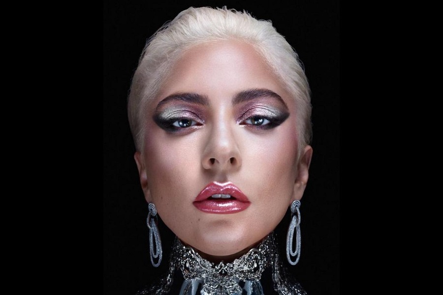 Lady Gaga Yeni Şarkısını Piyasaya Sürdü