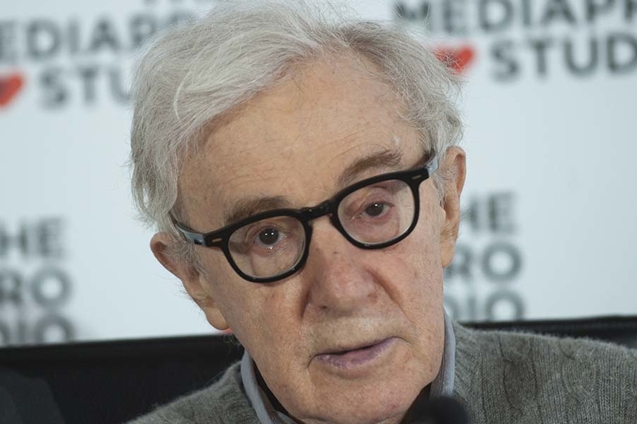 Tecavüzle Suçlanan Woody Allen'ın Kitabı İptal Edildi