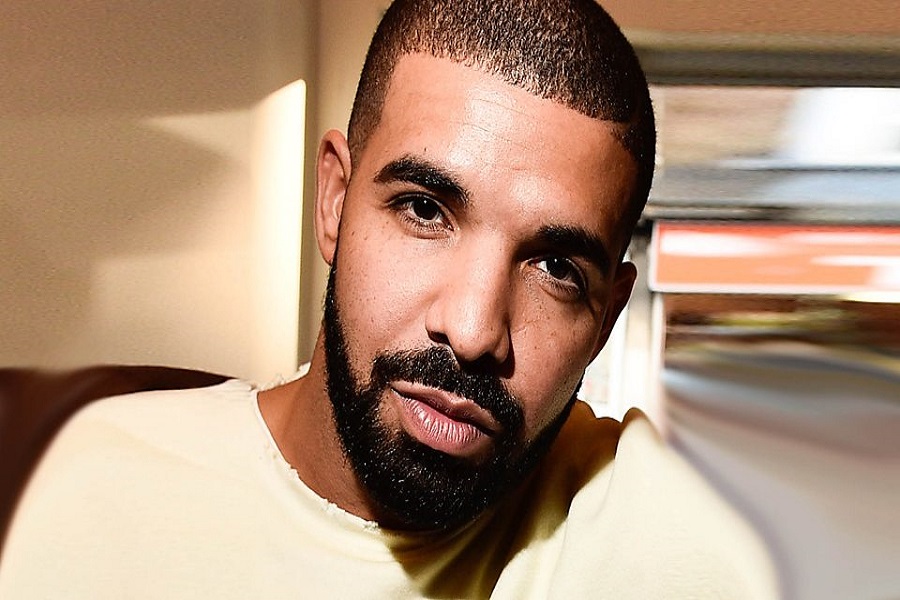 Drake İki Yeni Şarkı ve Bir Müzik Videosu Yayınladı