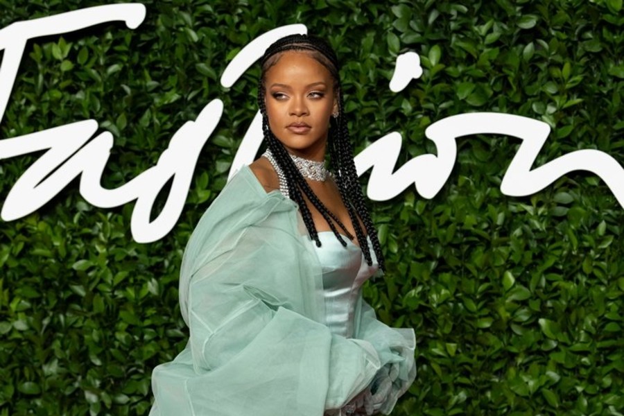 Rihanna'dan Koronavirüsle Mücadele Bağışı