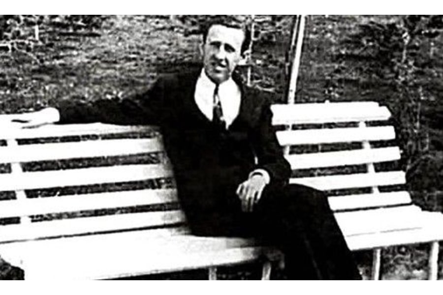 Tarifsiz Olaylar İçinde Bir Acayip Orhan Veli Hali: Alay Olsun Diye