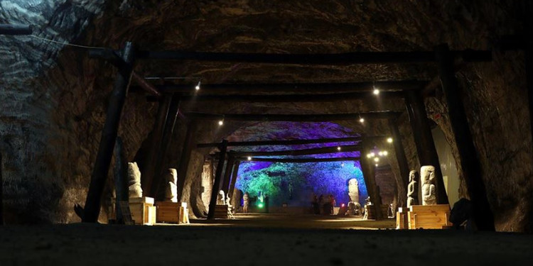 5 Bin Yıllık Tuz Mağarası Yeniden Ziyarete Açıldı