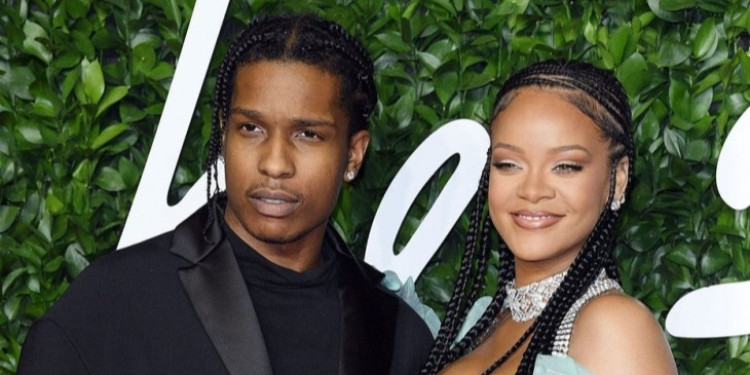 A$AP Rocky ve Rihanna, Bebek Beklediklerini Açıkladı