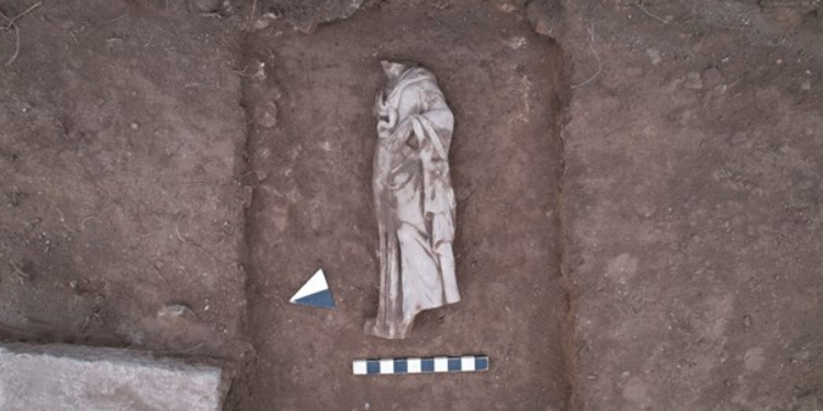 Aizanoi Antik Kenti Kazısında Hygieia Heykeli Bulundu