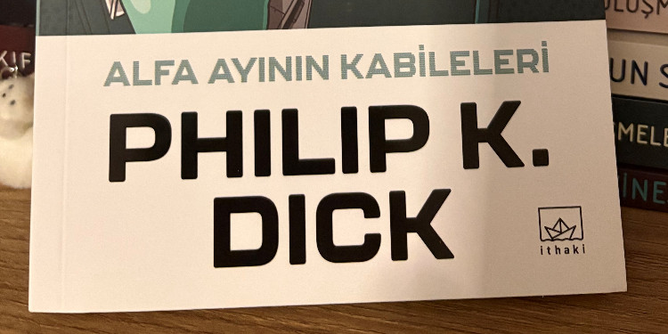 Tepeden Tırnağa Şizofreni Toplumu: Alfa Ayının Kabileleri