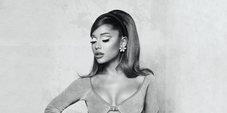 Ariana Grande, "positions" Albümünden Yeni Bir Klibi Dinleyicisiyle Paylaştı