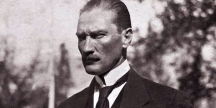Atatürk Diktatör mü idi?