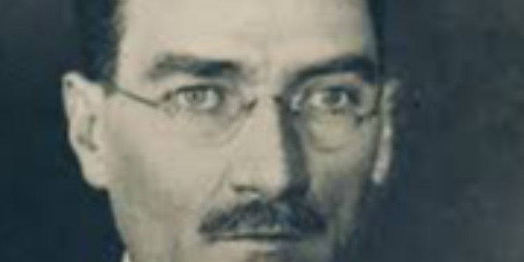 Atatürk Neden Bıyığını Kesti?