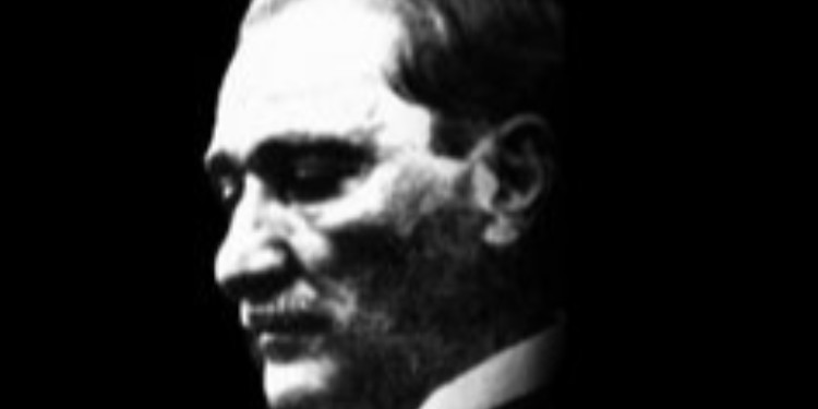 Atatürk'e Atılan İftiralar ve Yalanlar