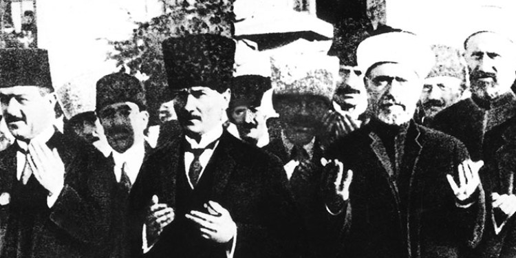Atatürk'ün Dinsiz Olduğu İddiası, Efsaneleştirilmiş Palavralar