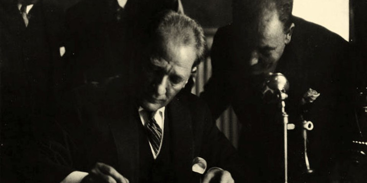 Atatürk'ün Gizli Vasiyeti Yoktur! Orijinali, Devlet Arşivlerinde