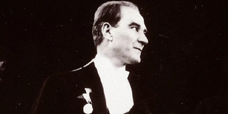 Atatürk’ün Hayalinden Kızılok’un Şarkısına: La Vie Est Brève