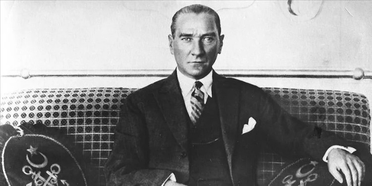 Atatürk'ün Türk Genci Tanımı