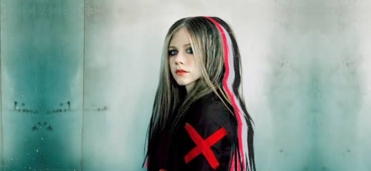 Avril Lavigne - Under My Skin: Kendine Karşı Verilen İlk Savaş