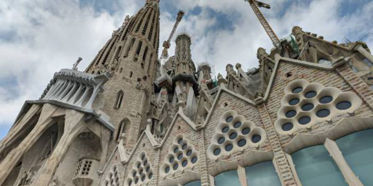 Barcelona’da Nasıl Gezilir: Ulaşım İpuçları ve Püf Noktaları