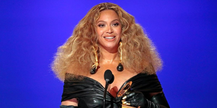 Beyoncé, Yeni Albümünden İlk Şarkıyı Yayımladı