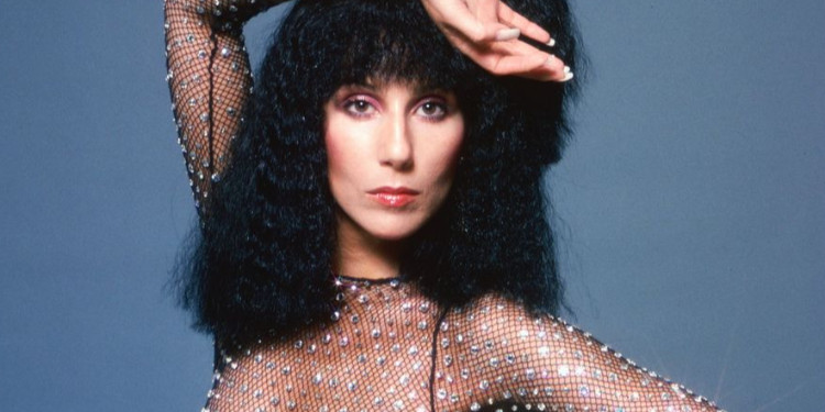 Bir Stil İkonu Olarak Cher'in En İyi Görünümleri