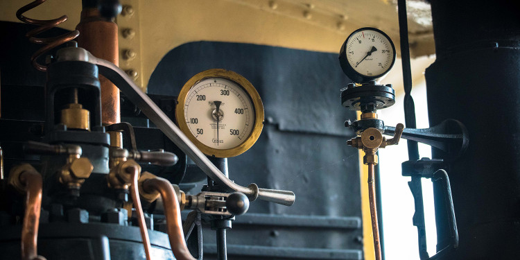 Buhar Kazanı ve Kompresörler: Endüstriyel Sistemlerde Basınç Yönetimi