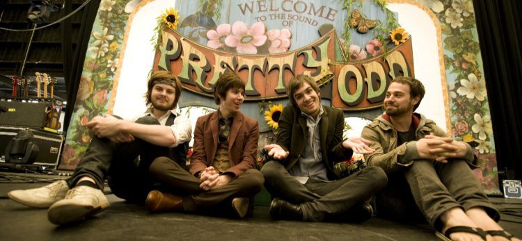 Büyürken Çiçeklerimizi de Yanımıza Alabilir miyiz? - P!ATD: Pretty. Odd.