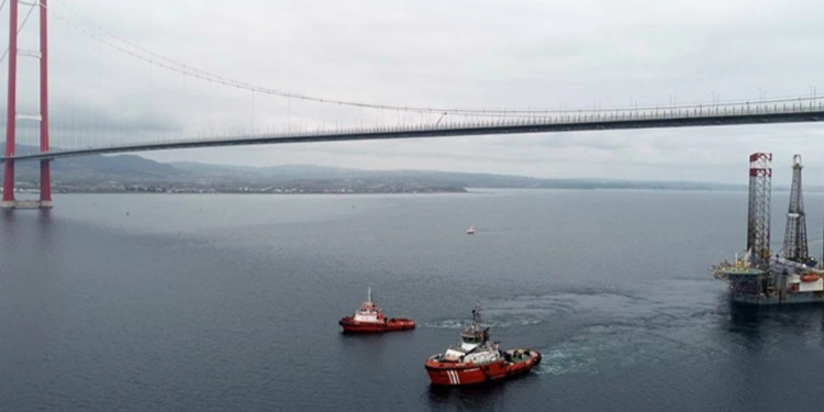 Çanakkale Boğazı'nda Gemi Trafiği Tek Yönlü Askıya Alındı