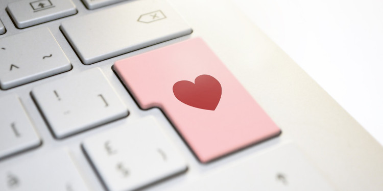 Dijital Aşkın Gerçek Duyguları