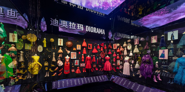 Dior Sunar: "düşler Tasarımcısı" Sergisi Şanghay'da