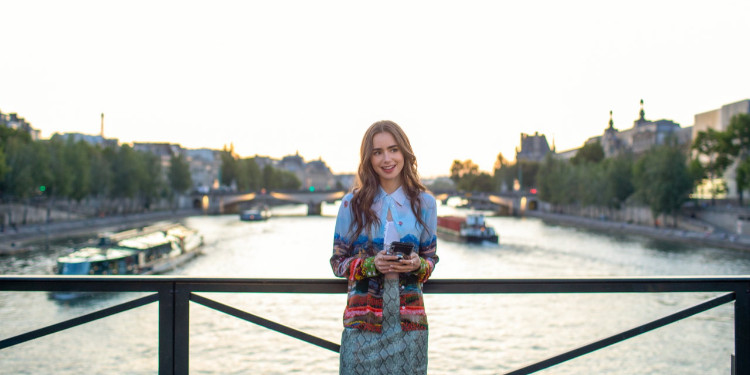 Emily In Paris İle İlgili Bilmeniz Gereken Her Şey