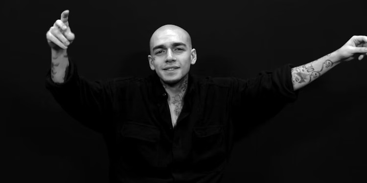 Fırından Yeni: Ezhel Margiela ile Geri Döndü