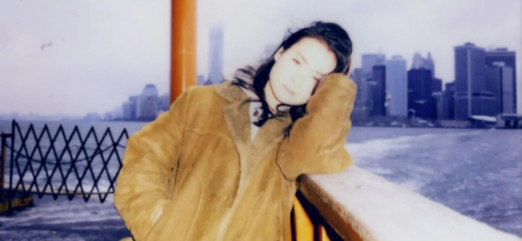 Genç Yetişkinliğin Dayanılmaz Ağırlığı: Mitski – Bury Me at Makeout Creek