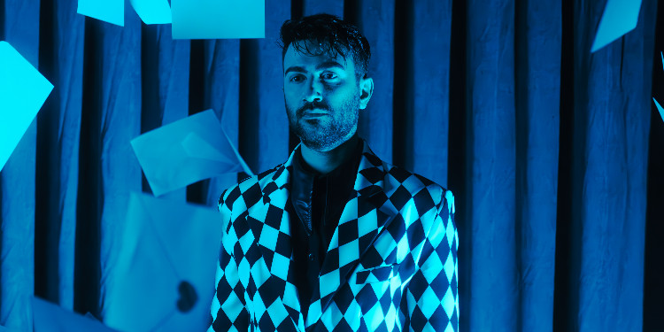 Gökhan Gülbeyaz'dan Yeni Single "Salıncak"