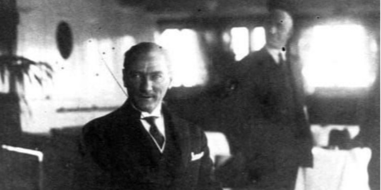 Görenlerin Gözüyle Atatürk