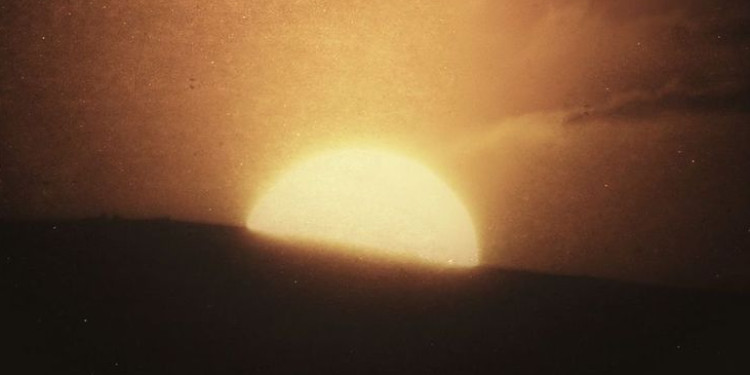 GÜNDÜZÜN İÇİNDEKİ GECE