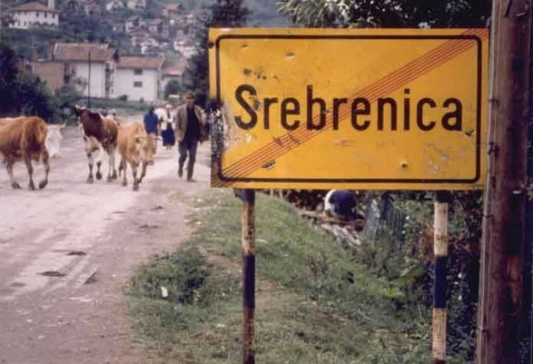 Güneşin Doğmadığı Sabahlar: Srebrenitsa, Gazze..